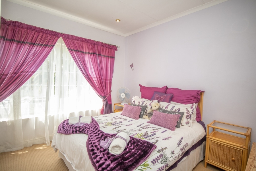 5 Bedroom Property for Sale in Ifafi North West